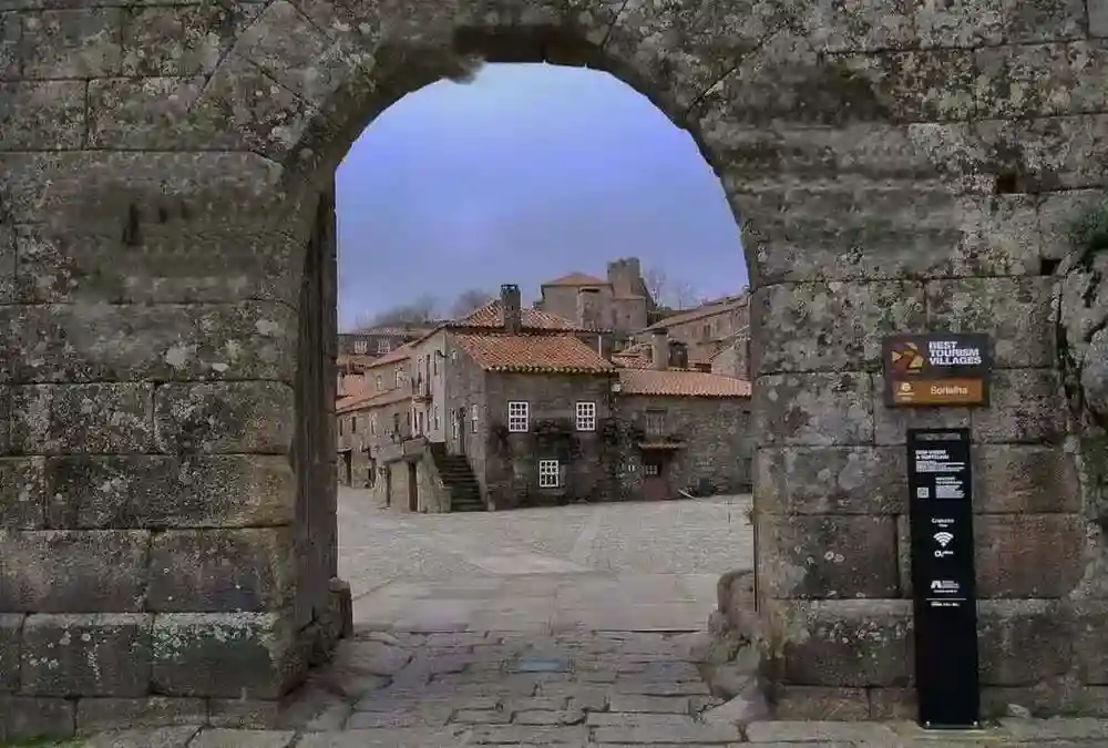 Sortelha a aldeia que brilha no escuro