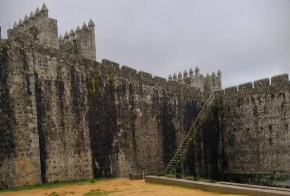 Castelo das Cinco Quinas