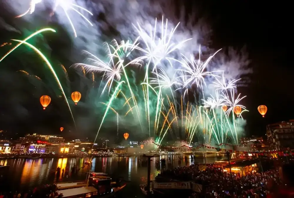 Quando junho chega, Portugal se transforma.