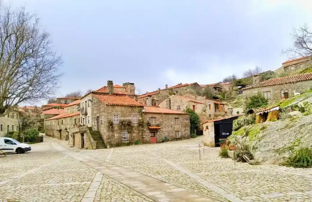 Sortelha: onde o tempo parece ter parado entre o granito e o silêncio das Aldeias Históricas.