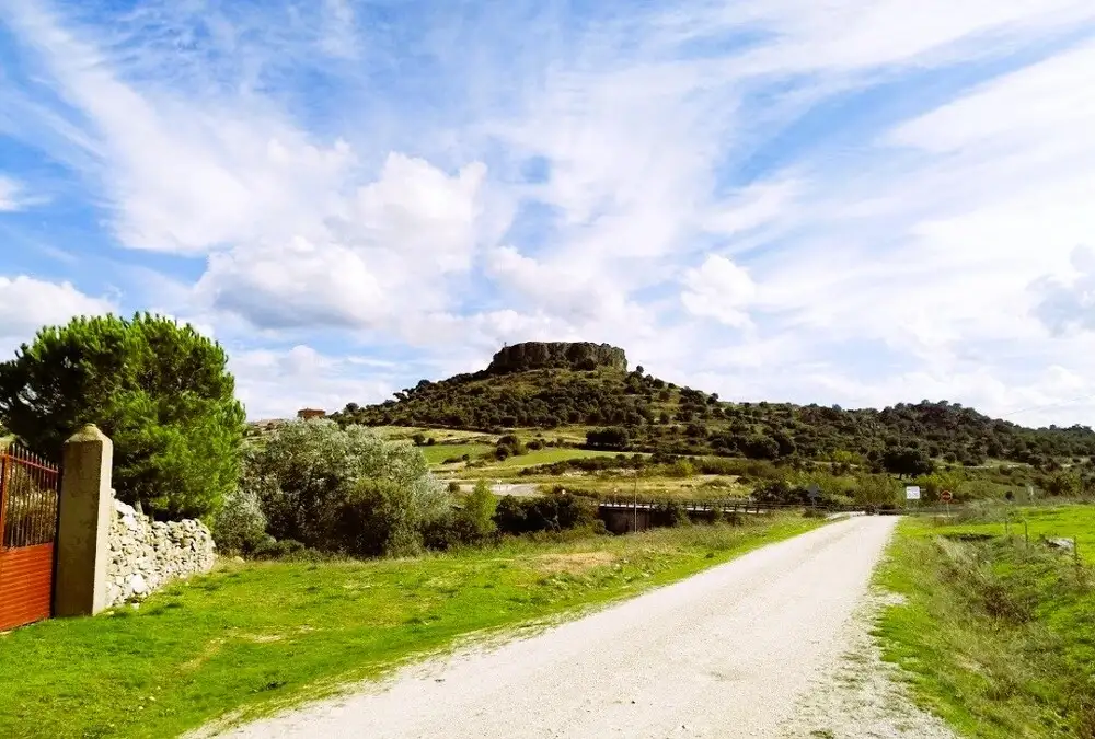 Paisagem de granito nos arredores de Peñausende, captada durante a descida de Tordesilhas em direção à Raia de Miranda.