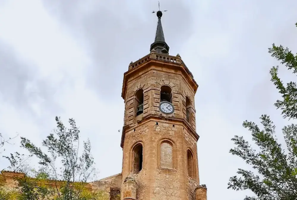 Detalhe da torre sineira da Igreja de Nossa Senhora da Assunção em Tembleque.